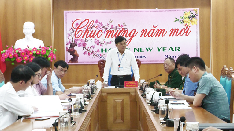 Đồng chí Phó Chủ tịch UBND quận Phạm Văn Diện tiếp và giải quyết đơn của Hiệp hội doanh nghiệp của Thương binh và Người khuyết tật Hải Phòng