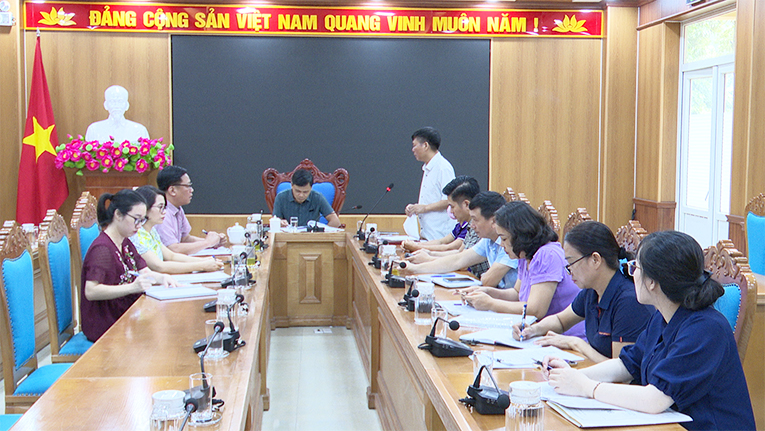 UBND quận họp giải quyết kiến nghị của hộ bà Phạm Thị Im (phường Ngọc Sơn)