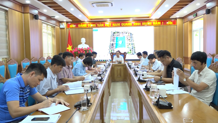 UBND quận họp với các cơ quan, đơn vị liên quan và phường Trần Thành Ngọ bàn các giải pháp liên quan đến việc thu hồi diện tích đất đối với 25 hộ đang thuê nhà thực hiện dự án vườn hoa hồ Hạnh Phúc