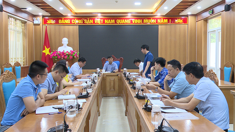 UBND quận họp nghe tiến độ công tác bồi thường giải phóng mặt bằng thực hiện dự án đầu tư xây dựng đường vành đai 2, đoạn tuyến Tân Vũ, Trần Hưng Đạo, Bùi Viện