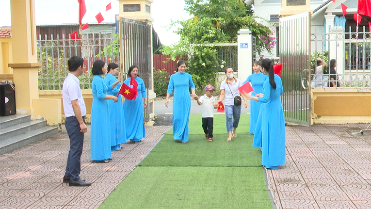 Trường Tiểu học Kim Đồng (phường Văn Đẩu) hân hoan, phấn khởi đón học sinh lớp 1