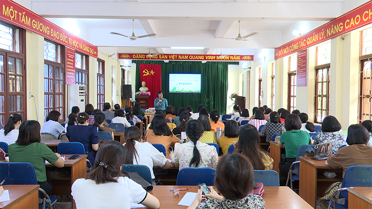 Phòng Giáo dục và Đào tạo quận tập huấn bồi dưỡng chuyên môn cho cán bộ quản lý, giáo viên các trường THCS