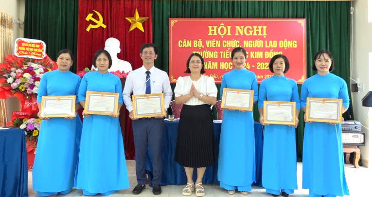 Hội nghị cán bộ, viên chức, người lao động trường Tiểu học Kim Đồng năm học 2024 - 2025