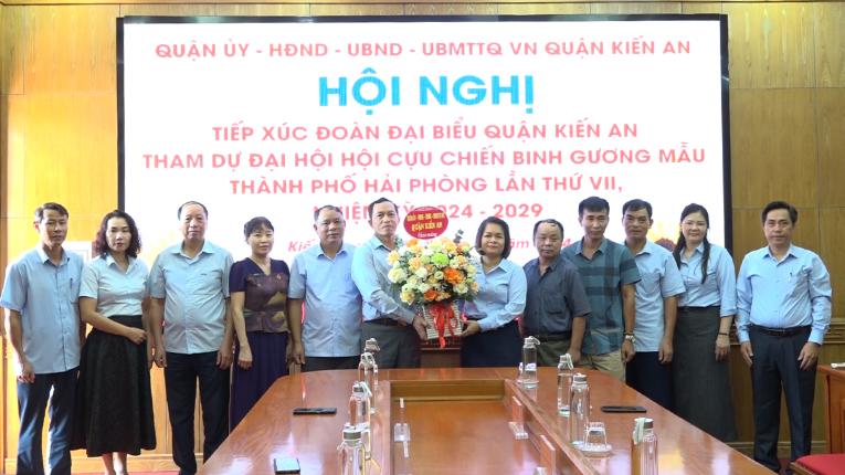 Quận tiếp xúc đoàn đại biểu quận Kiến An tham dự Đại hội Cựu chiến binh gương mẫu thành phố lần thứ VII nhiệm kỳ 2024-2029