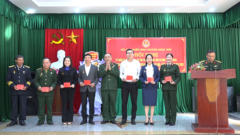 Hội Cựu chiến binh phường Ngọc Sơn tuyên truyền kỉ niệm 35 năm ngày thành lập Hội Cựu chiến binh Việt Nam, tổng kết công tác Hội năm 2024