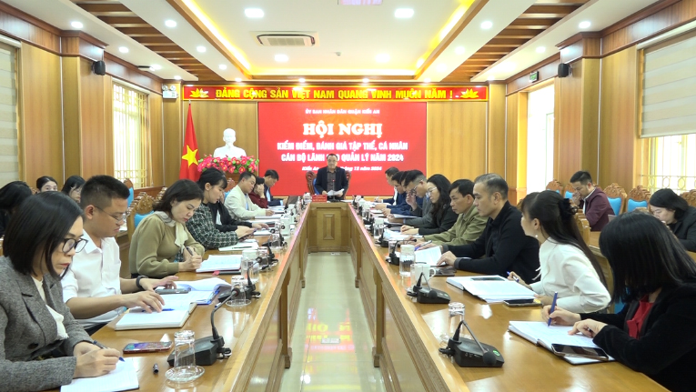 UBND quận kiểm điểm, đánh giá tập thể, cá nhân cán bộ lãnh đạo quản lý năm 2024